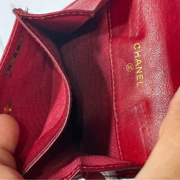 Chanel Quilted Flap card/ coin holder in Red Lambskin leather, intact sticker. - Picture 9 of 14